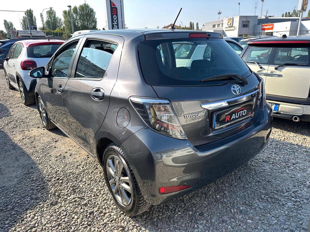 Toyota Yaris 1.0 5 porte Lounge neopatentati