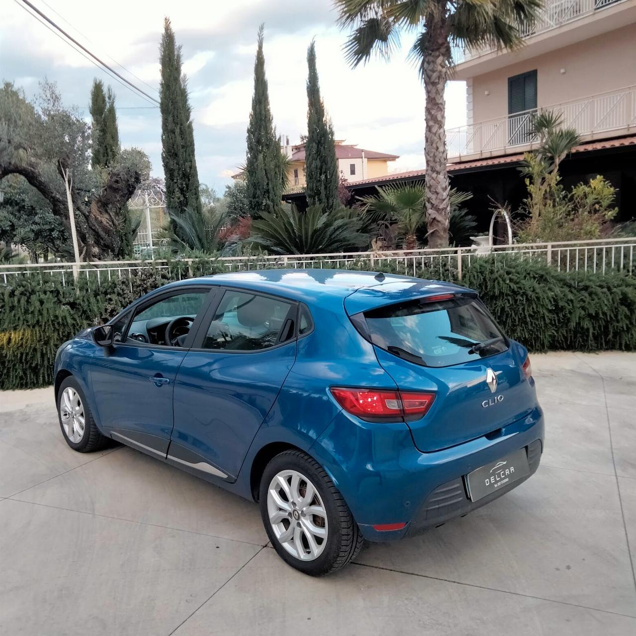 Renault Clio dCi 8V 90 CV EDC 5 porte Moschino Zen