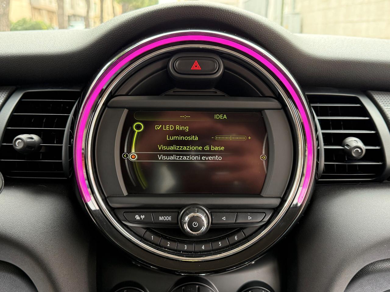 Mini 1.5 One D 95CV 5P *LUCI LED AMBIENT – 2016