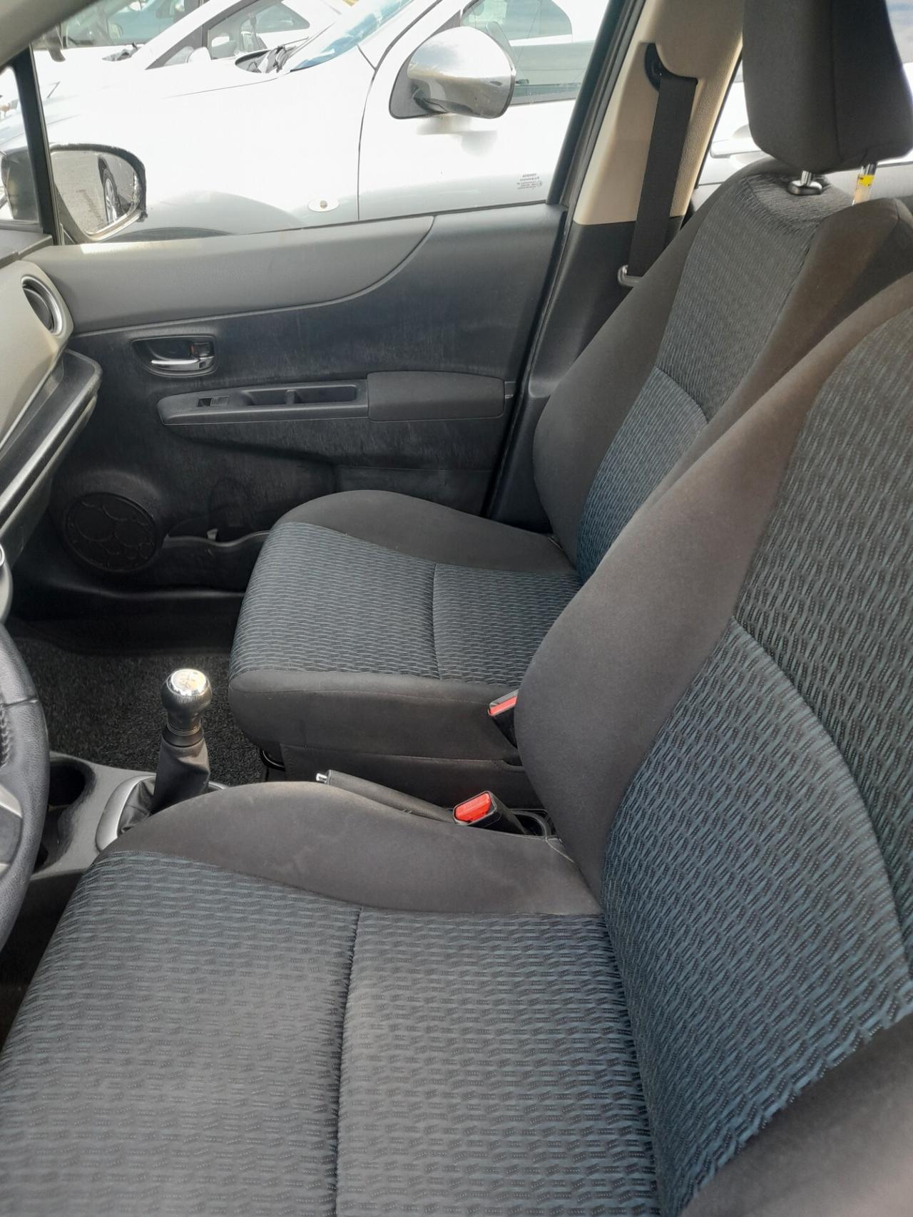 Toyota yaris 1000 benzina