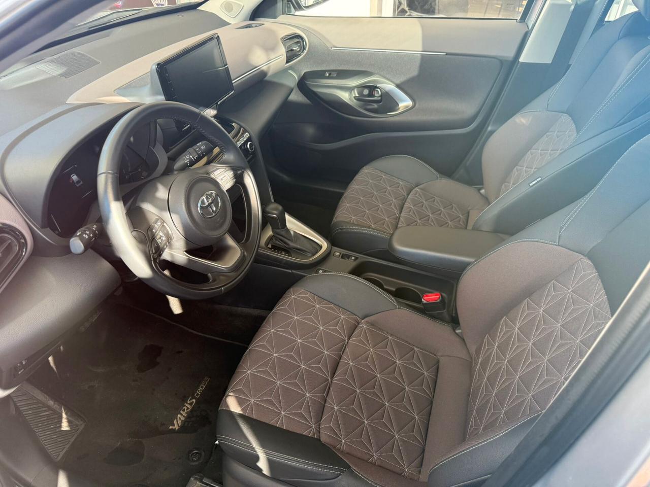 Toyota Yaris Cross 1.5 Hybrid 5p. E-CVT AWD-i Lounge