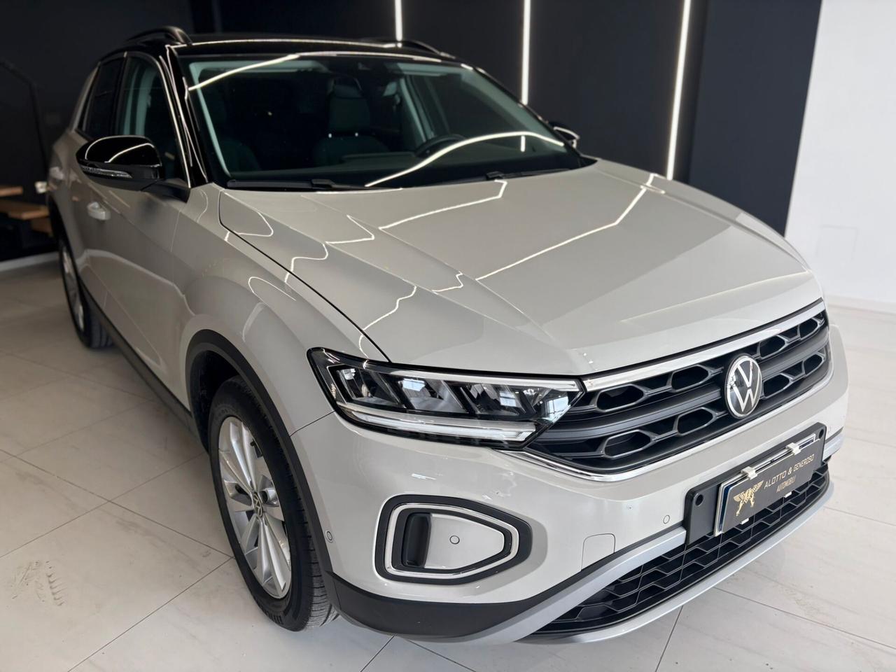 Volkswagen T-Roc 1.5 TSI 150 CV DSG 28.000 KM 2023