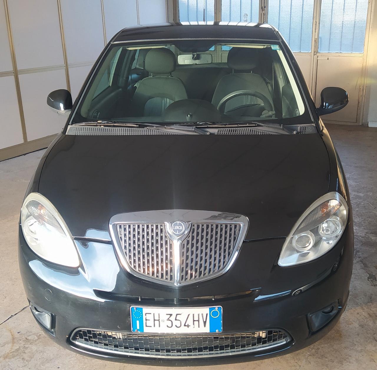 Lancia Ypsilon 1.2 69 CV Unyca