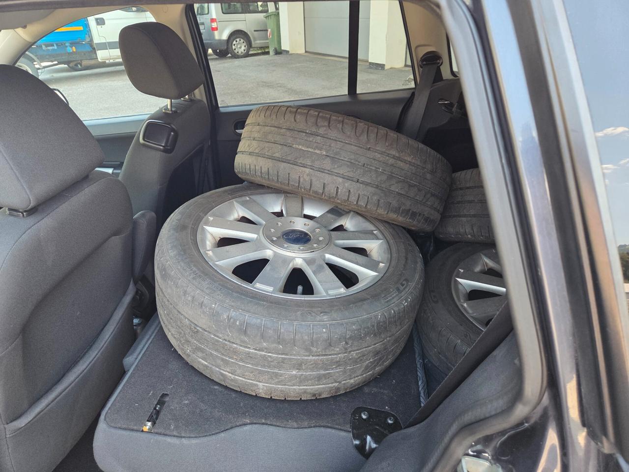 Ford Fusion 1.4 16V 5p. Titanium neopatentati