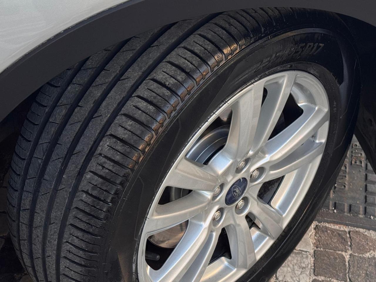 Ford Kuga 2.0 TDCI 120 CV S&S 2WD Powershift Business
