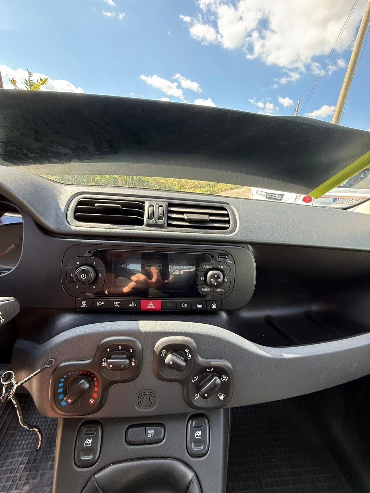Fiat Panda 1.2 Connected by Wind