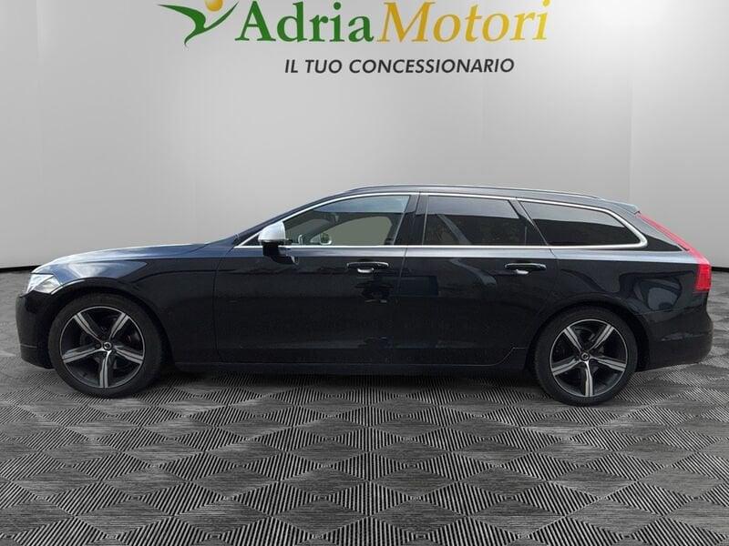 Volvo V90 D4 R-design