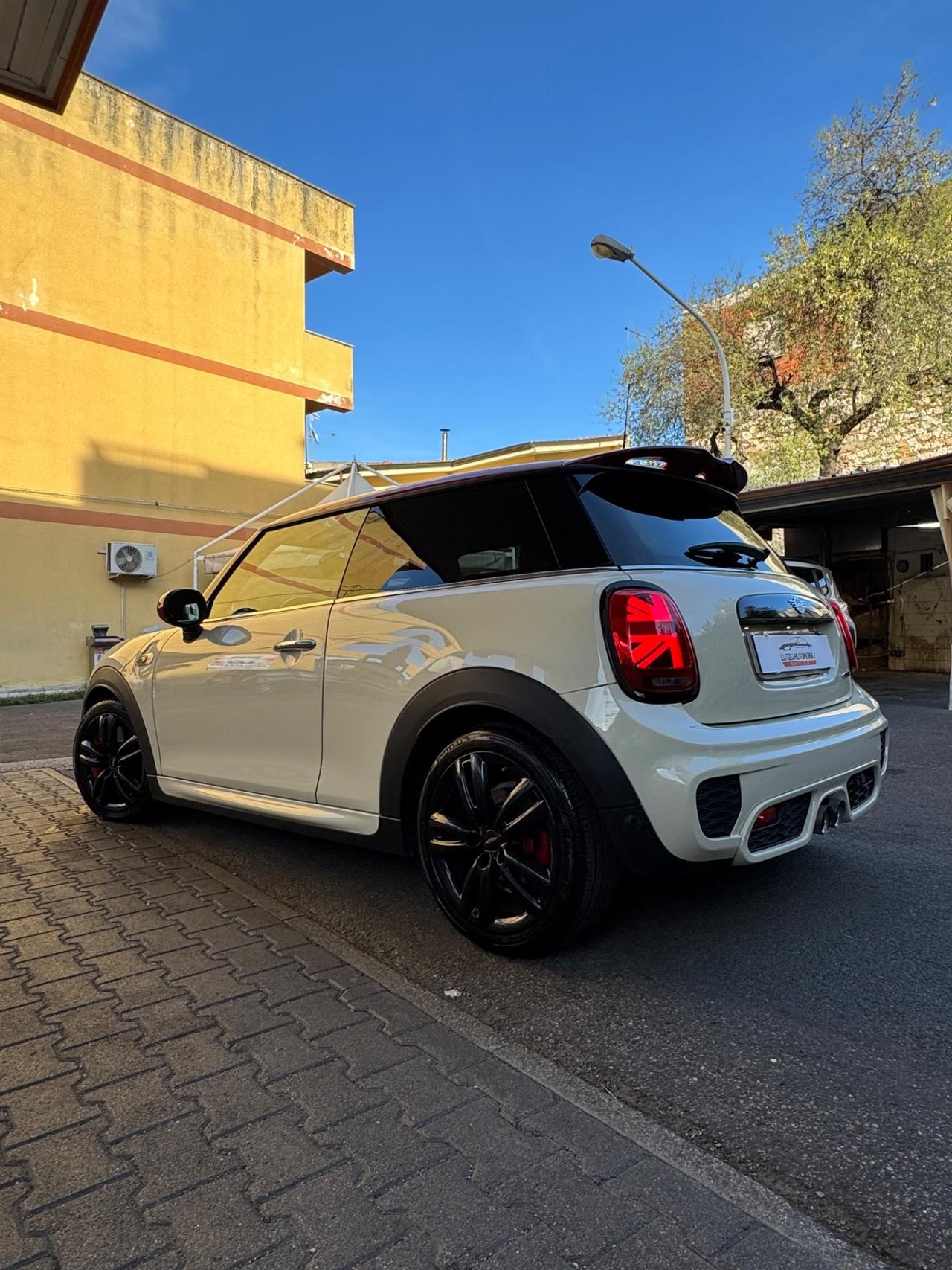 Mini F56 2.0 John Cooper Works Pro 231cv Auto 3p
