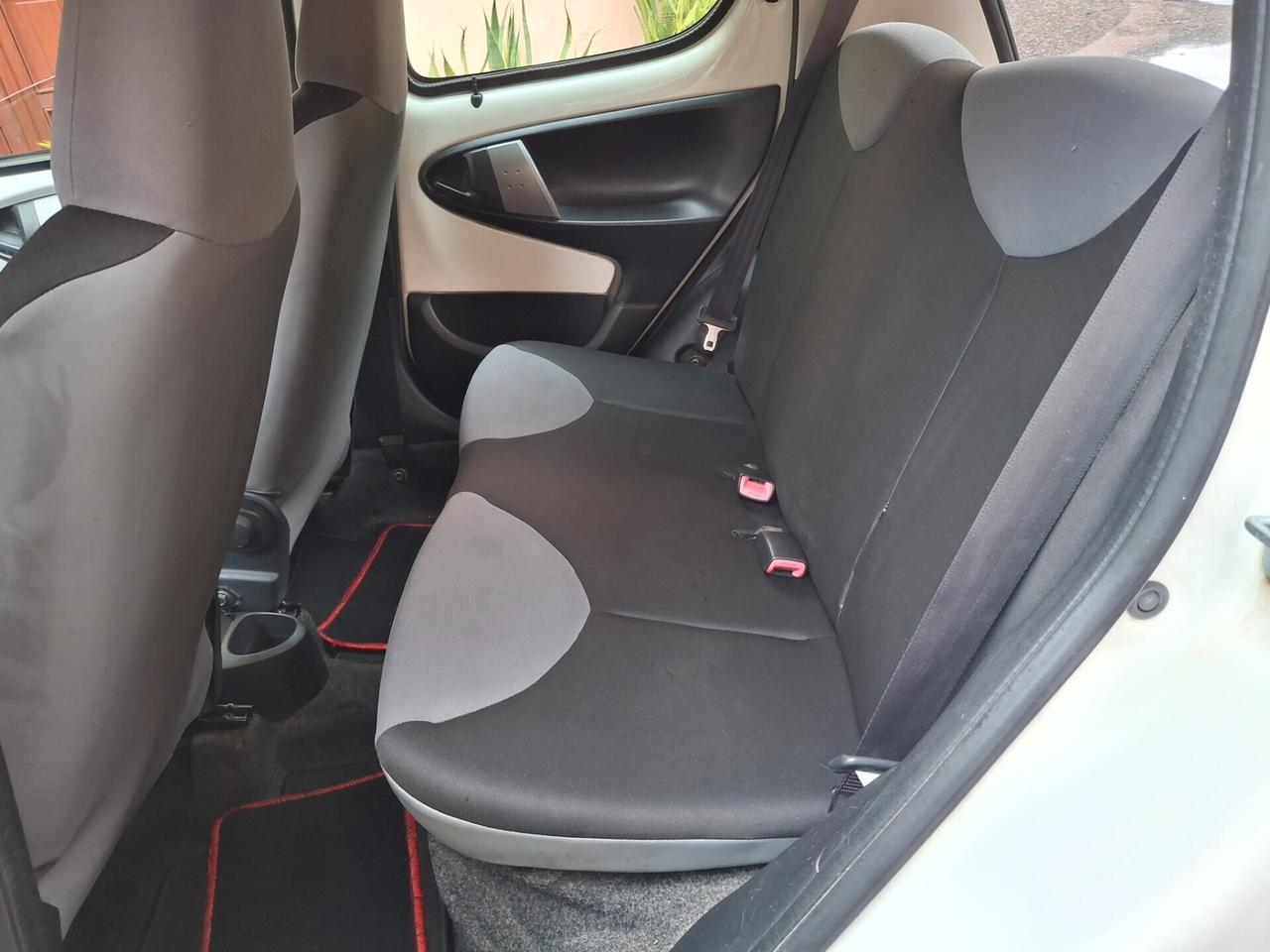 Peugeot 107 1.0 Benzina 68CV. 5 Porte-OK NEOPATENTATI-