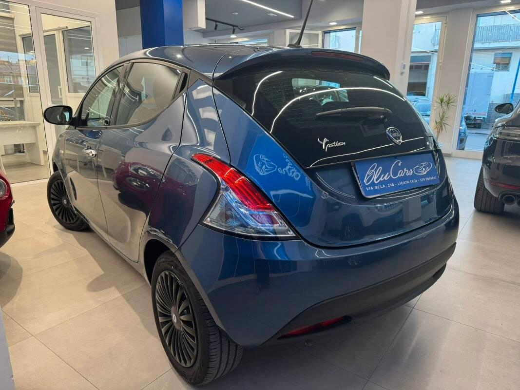 Lancia Ypsilon III 1.0 firefly hybrid Silver s&s 70cv