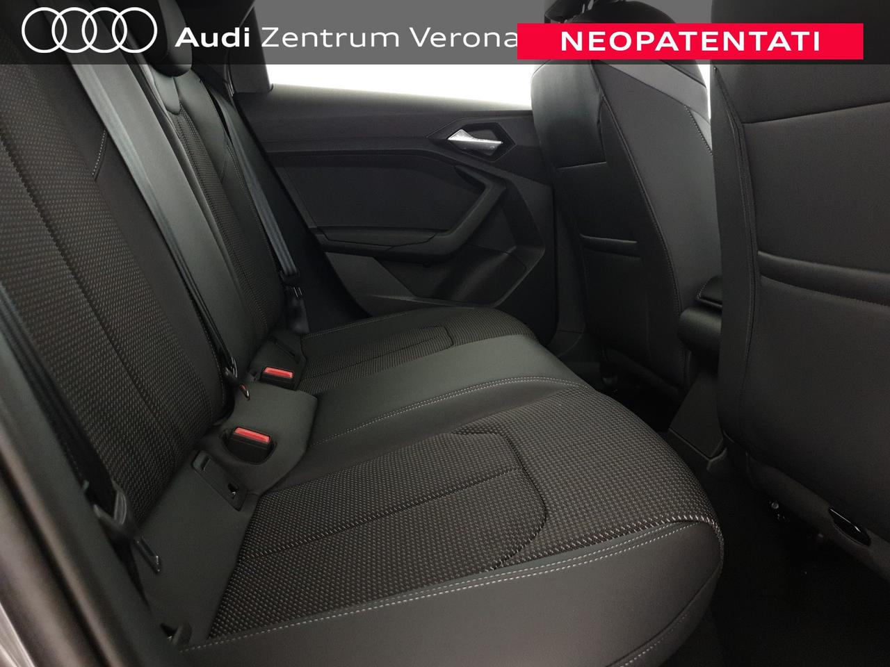 Allstreet 30TFSI 116CV S tronic Identity Contrast