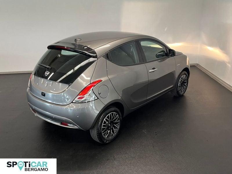 Lancia Ypsilon 1.0 FireFly 5 porte S&S Hybrid Platino - Km0