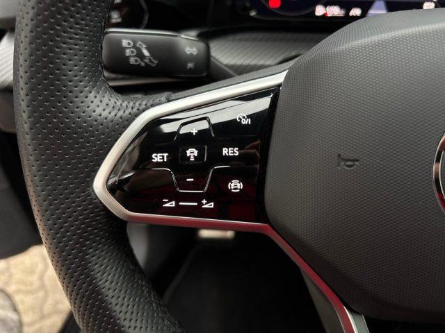 VOLKSWAGEN Golf 1.5 TSI 150CV ACT R-Line *Navi*Sensori