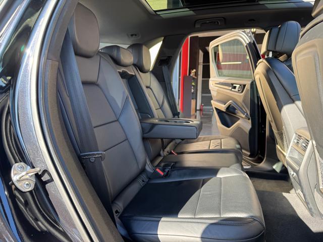 PORSCHE Cayenne 3.0 V6 E-Hybrid (FULL OPTIONAL)