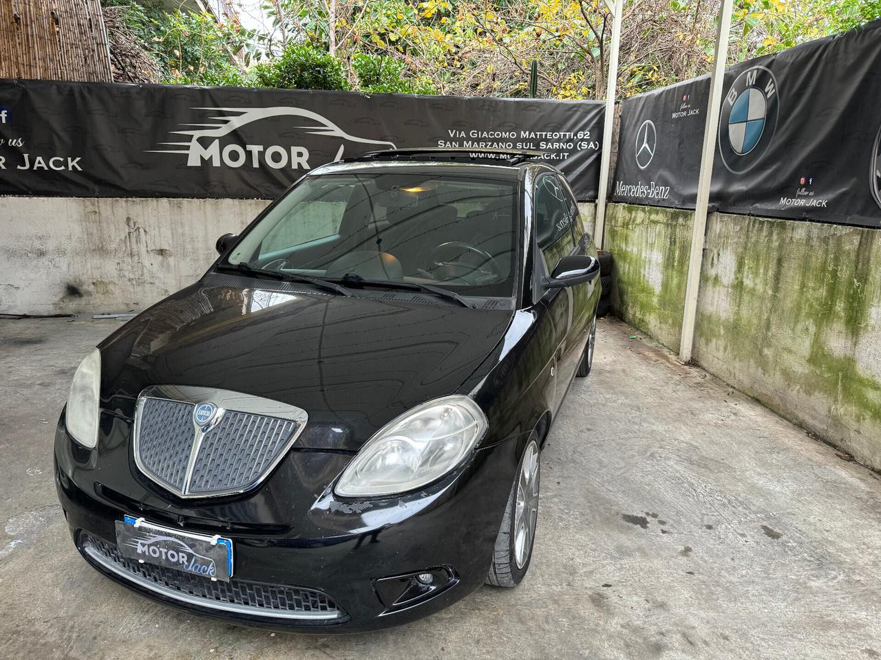 Lancia Ypsilon 1.3 MJT 105 CV Sport MomoDesign