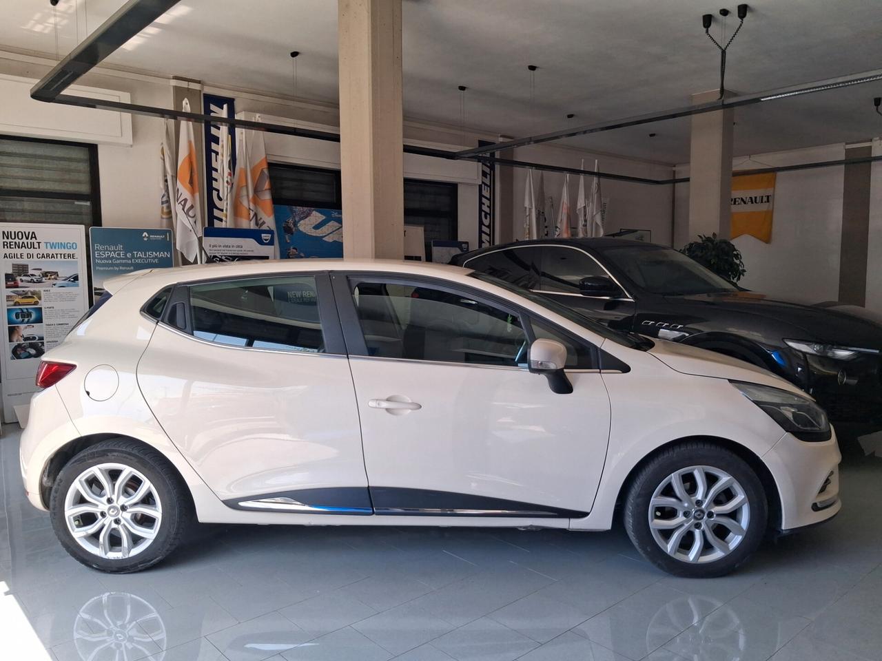 RENAULT Clio Intens 1.200 16v 75cv 5porte