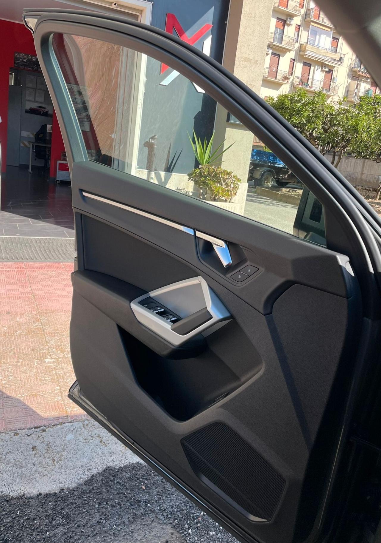 Audi Q3 35 TDI quattro S-line edition Gancio