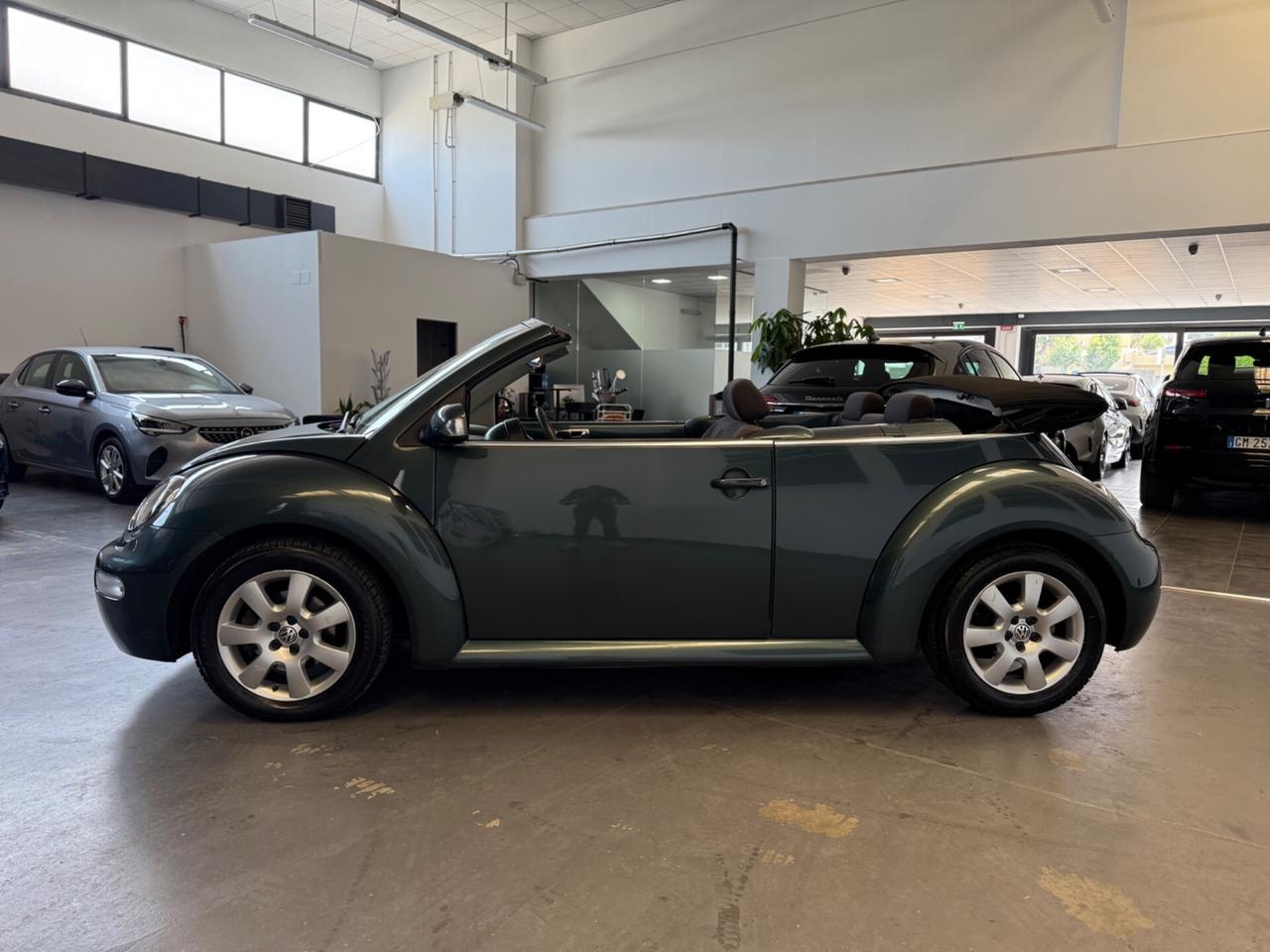 Volkswagen New Beetle 1.6 Cabrio
