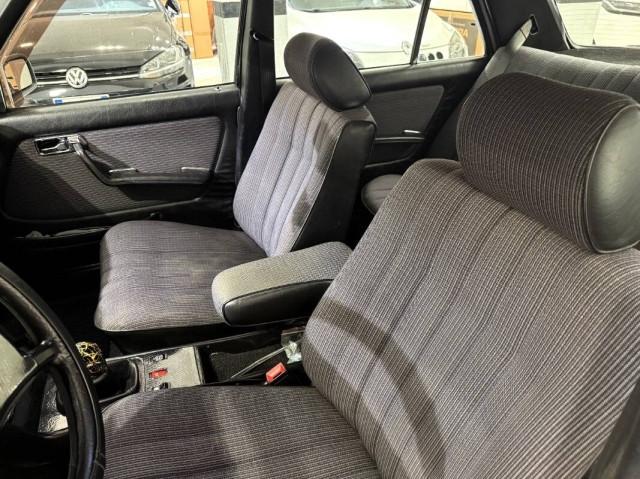 Mercedes Classe E - W123 Berlina 200