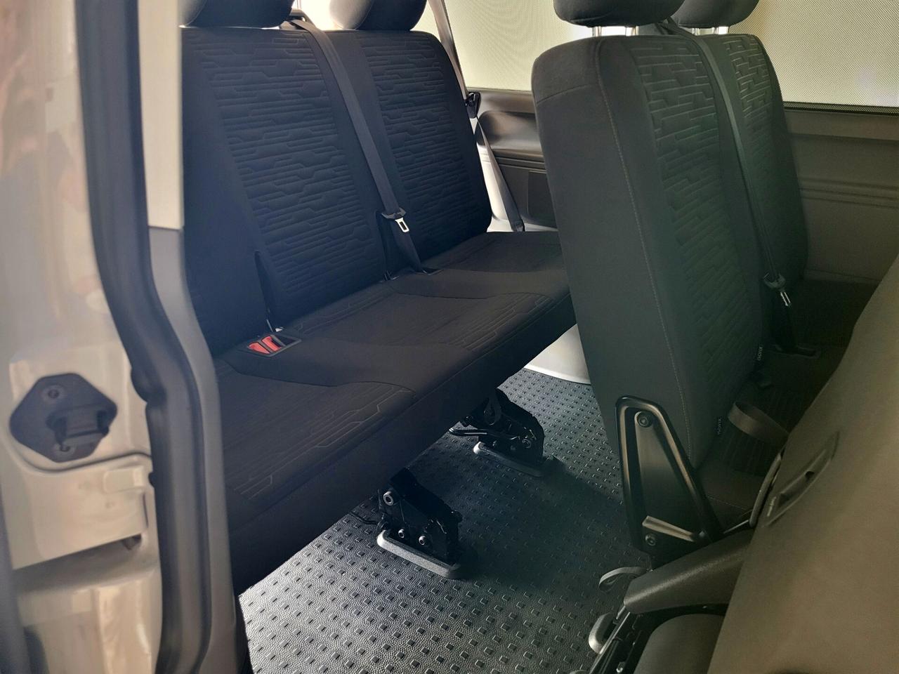 Volkswagen Caravelle 2.0 TDI 150CV 9 POSTI CARPLAY SENSORI ANT.+POST.