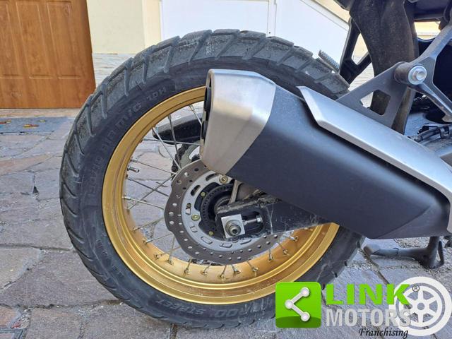 HONDA Transalp XL750 .