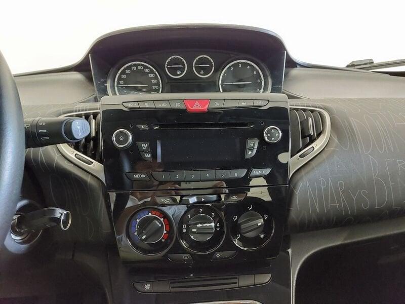 Lancia Ypsilon Ypsilon 1.2 69 CV 5 porte Elefantino