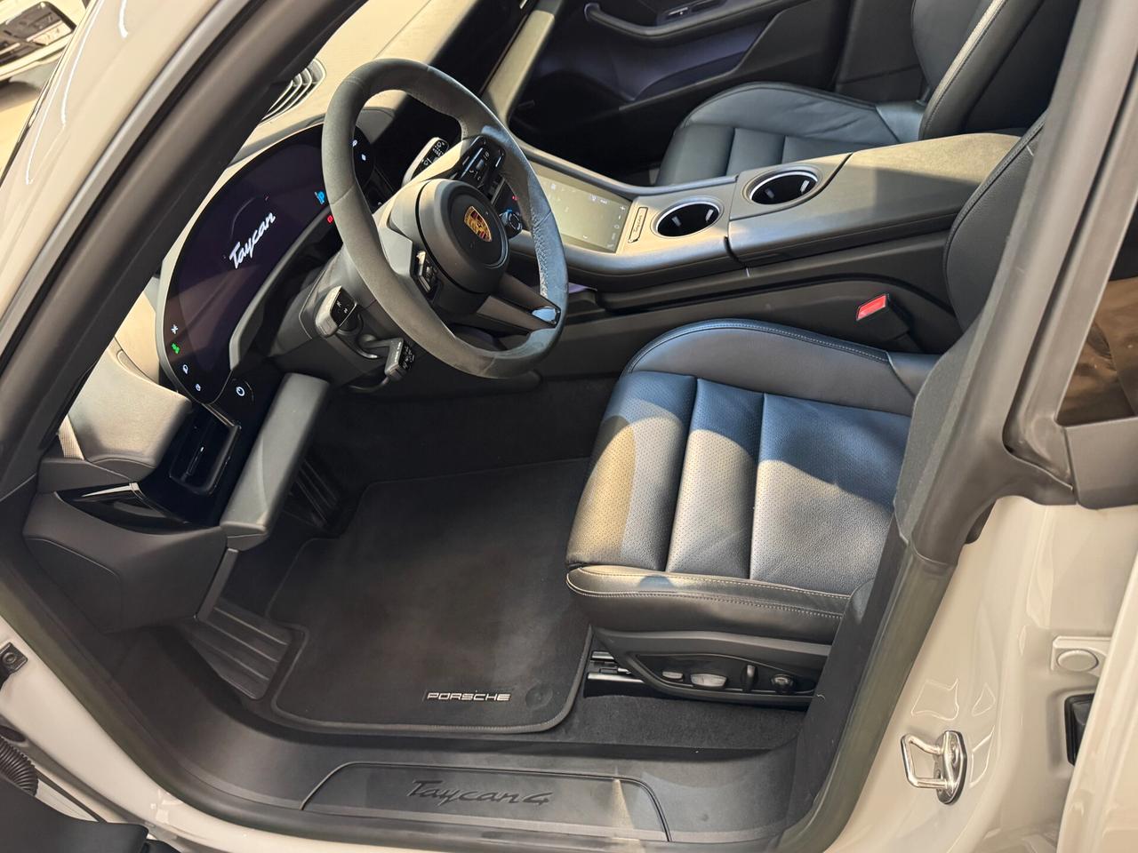 Porsche Taycan 4 Cross Turismo