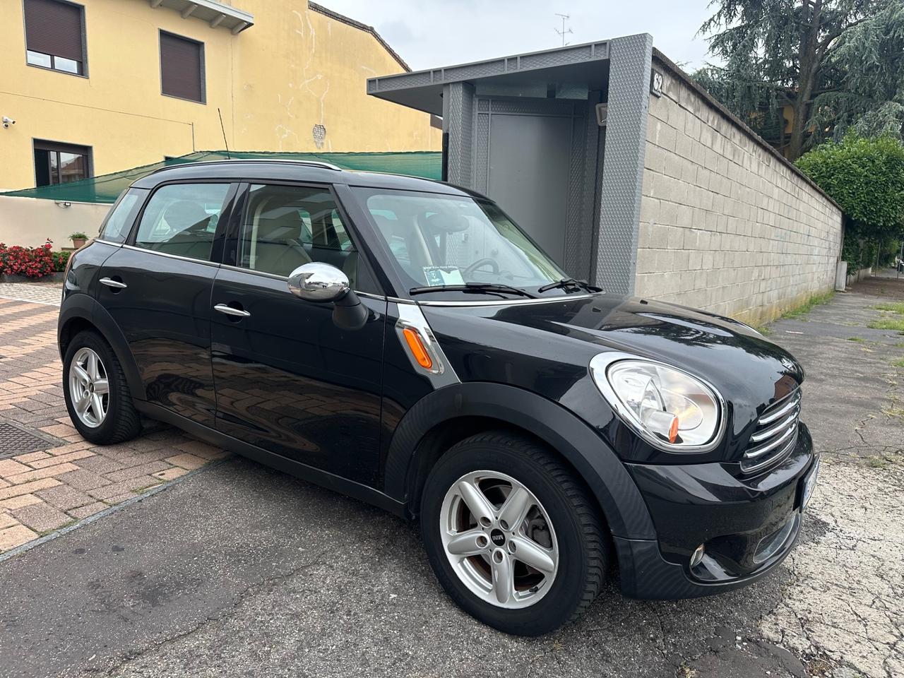 Mini Cooper Countryman 1.6 - euro 5 - ok neopatentati