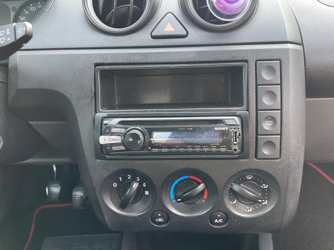 Ford Fiesta 1.2 benzina euro4 neopatentati