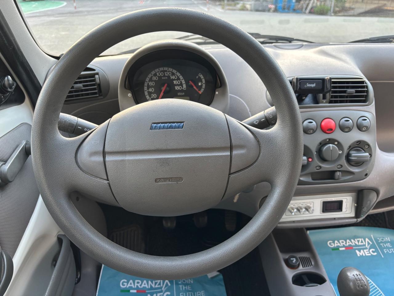 FIAT 600 1.1 CLIMA SERVOSTERZO AUTORADIO BT NEOPATENTATI ok