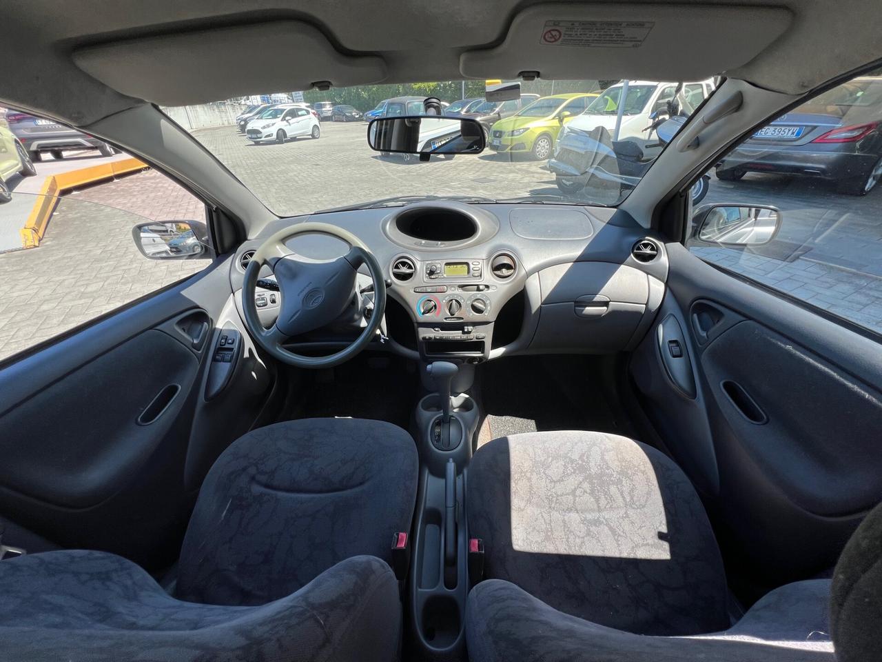 Toyota Yaris 1.3i 16V cat 5 porte aut. Sol