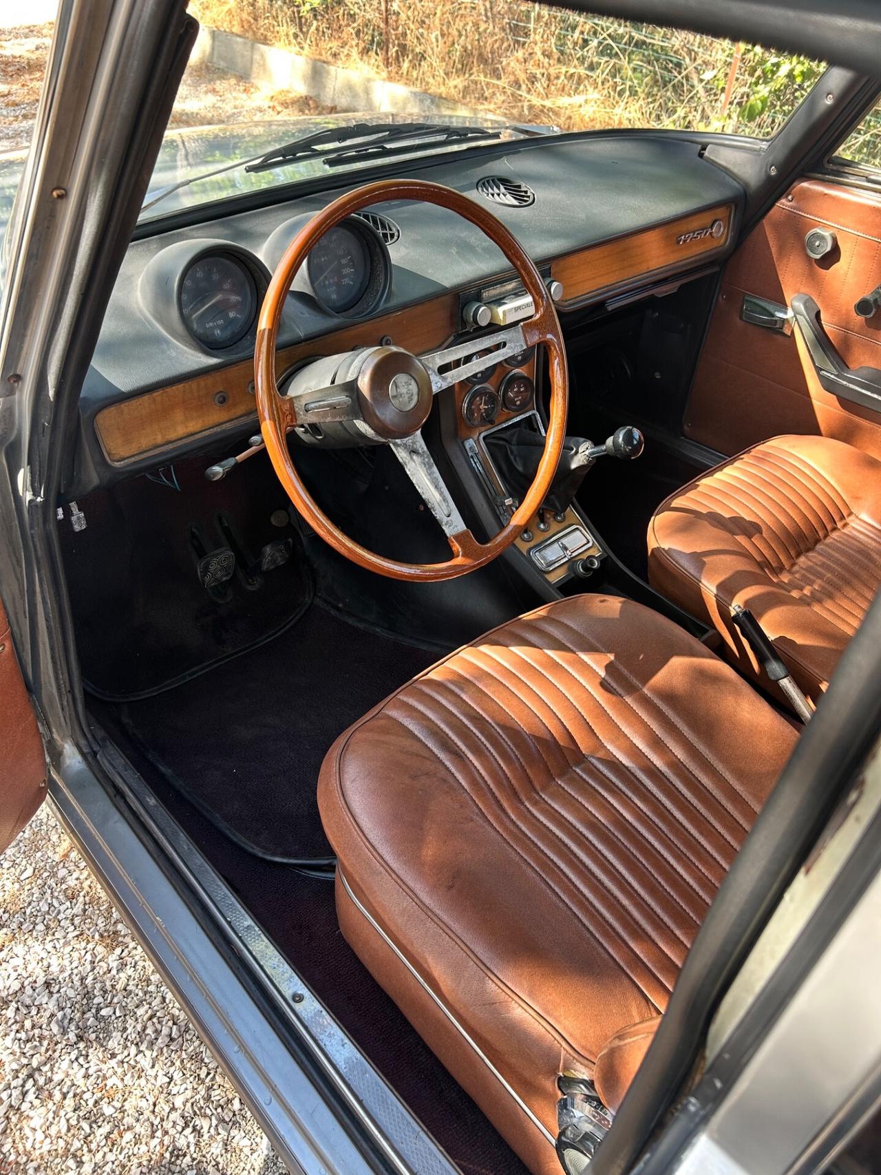 Alfa Romeo 1750 berlina TARGA ORO