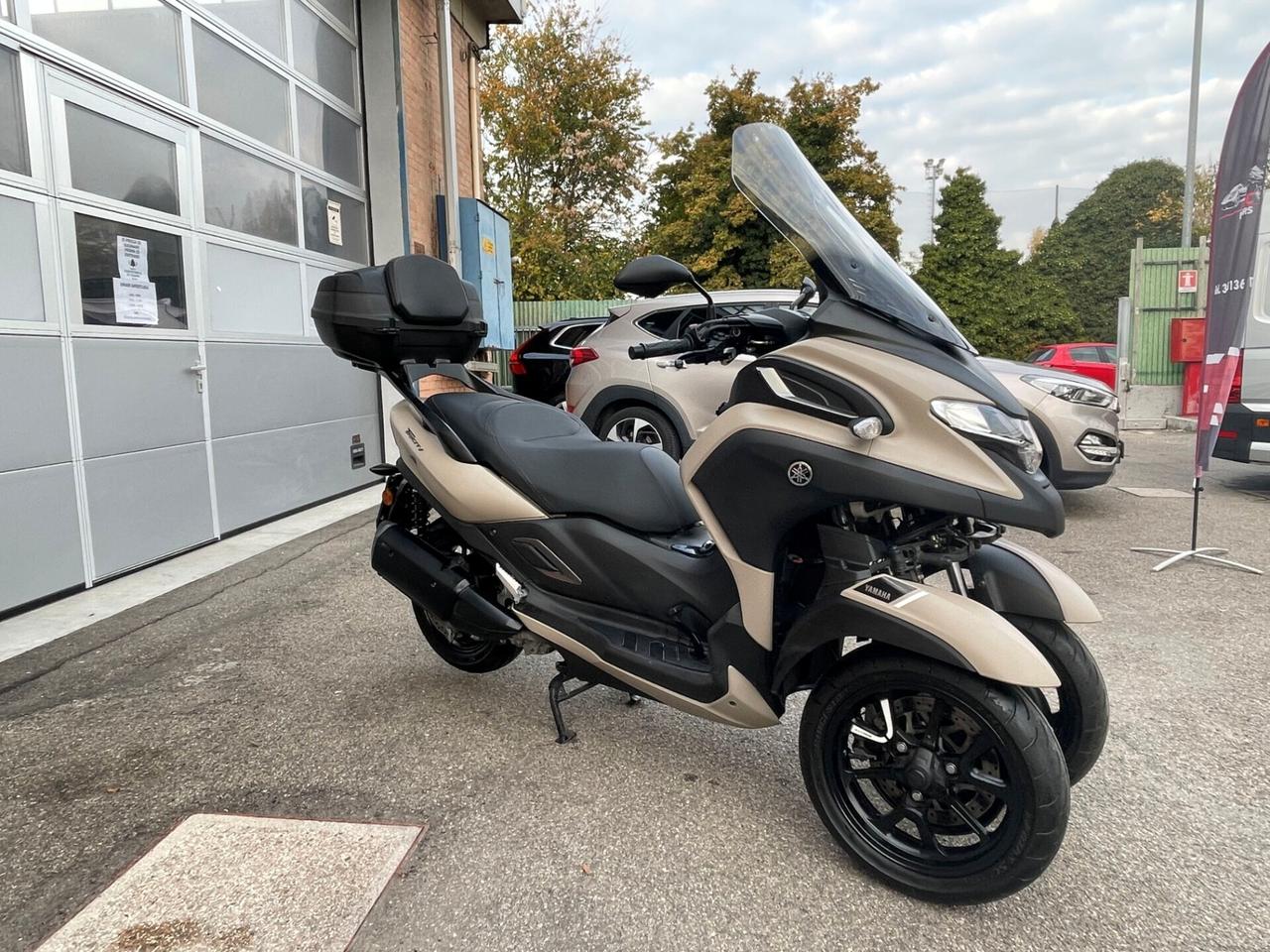 Yamaha Tricity 300- SOLO 7000 KM