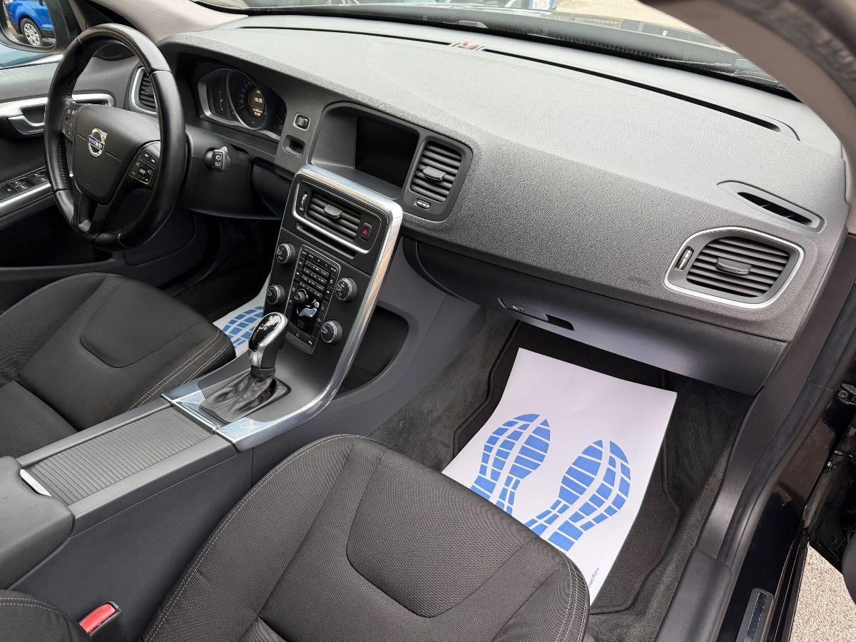 VOLVO - V60 - D2 Powershift