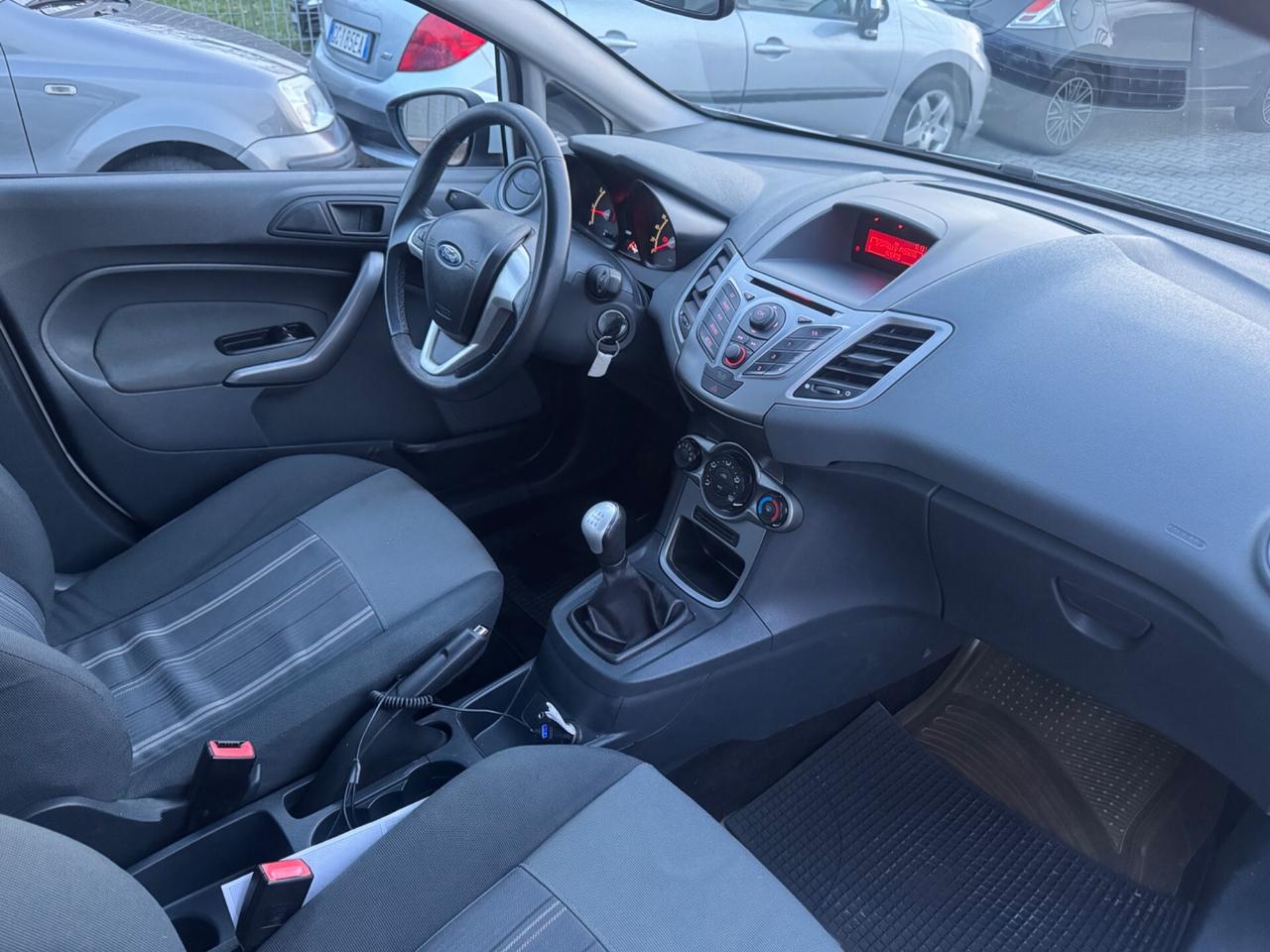 Ford Fiesta 1.2 16V 5p. Ghia