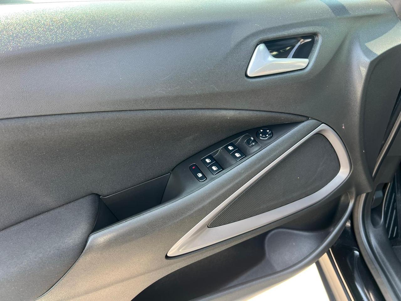 Opel Crossland 1.2 12V 83 Cv Edition total black