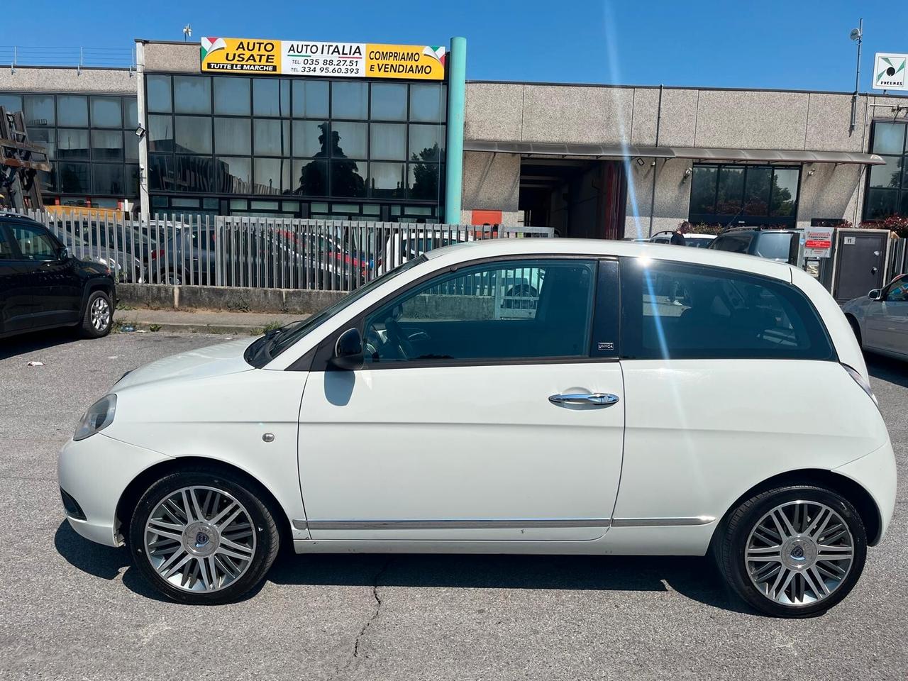 Lancia Ypsilon 1.3 MJT 75 CV Platinum