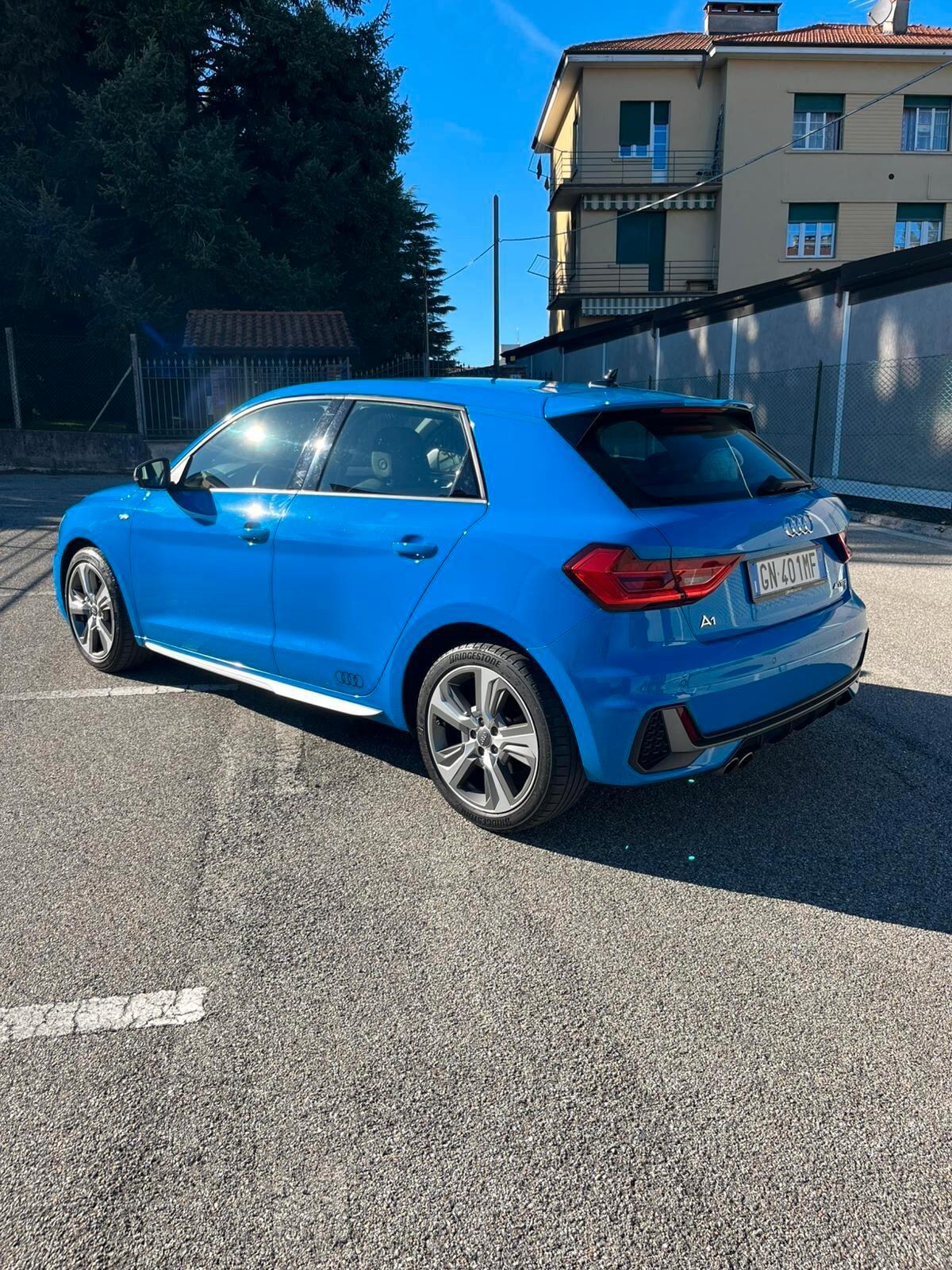 Audi A1 SPB 40 TFSI S tronic line edition