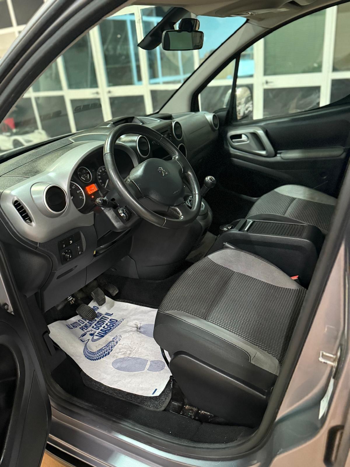 Peugeot Partner Tepee BlueHDi 100 Outdoor