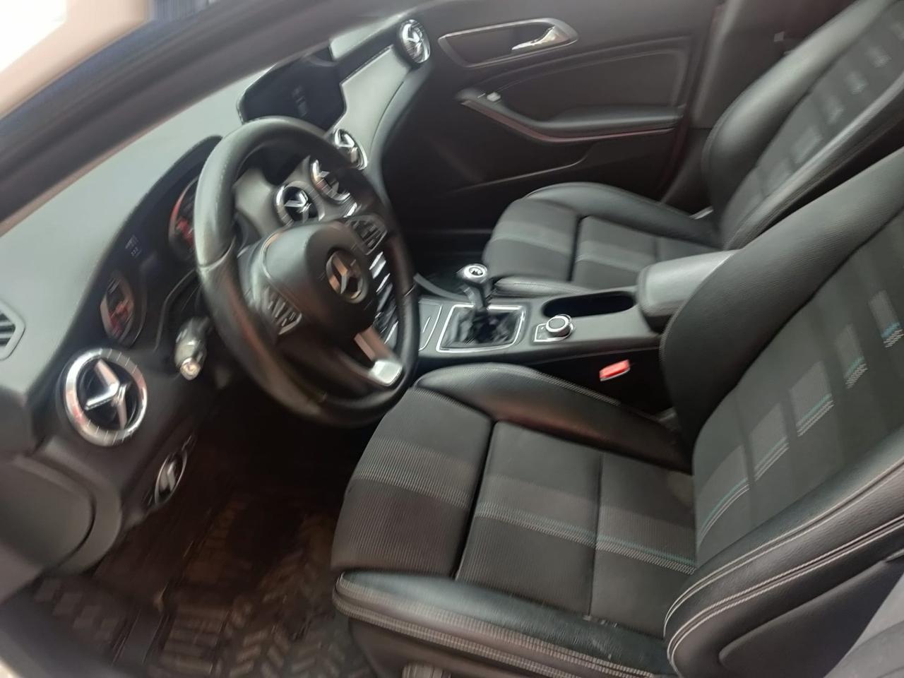 Mercedes-benz CLA 200d GARANZIA 12/36 MESI