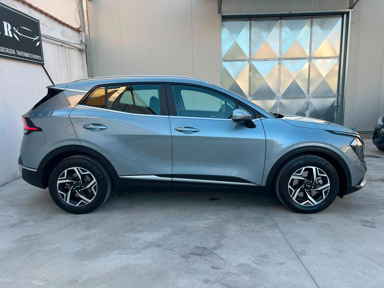 KIA SPORTAGE 1.6 CRDi MHEV 136CV 2023!!! AUTOMATICA!!!