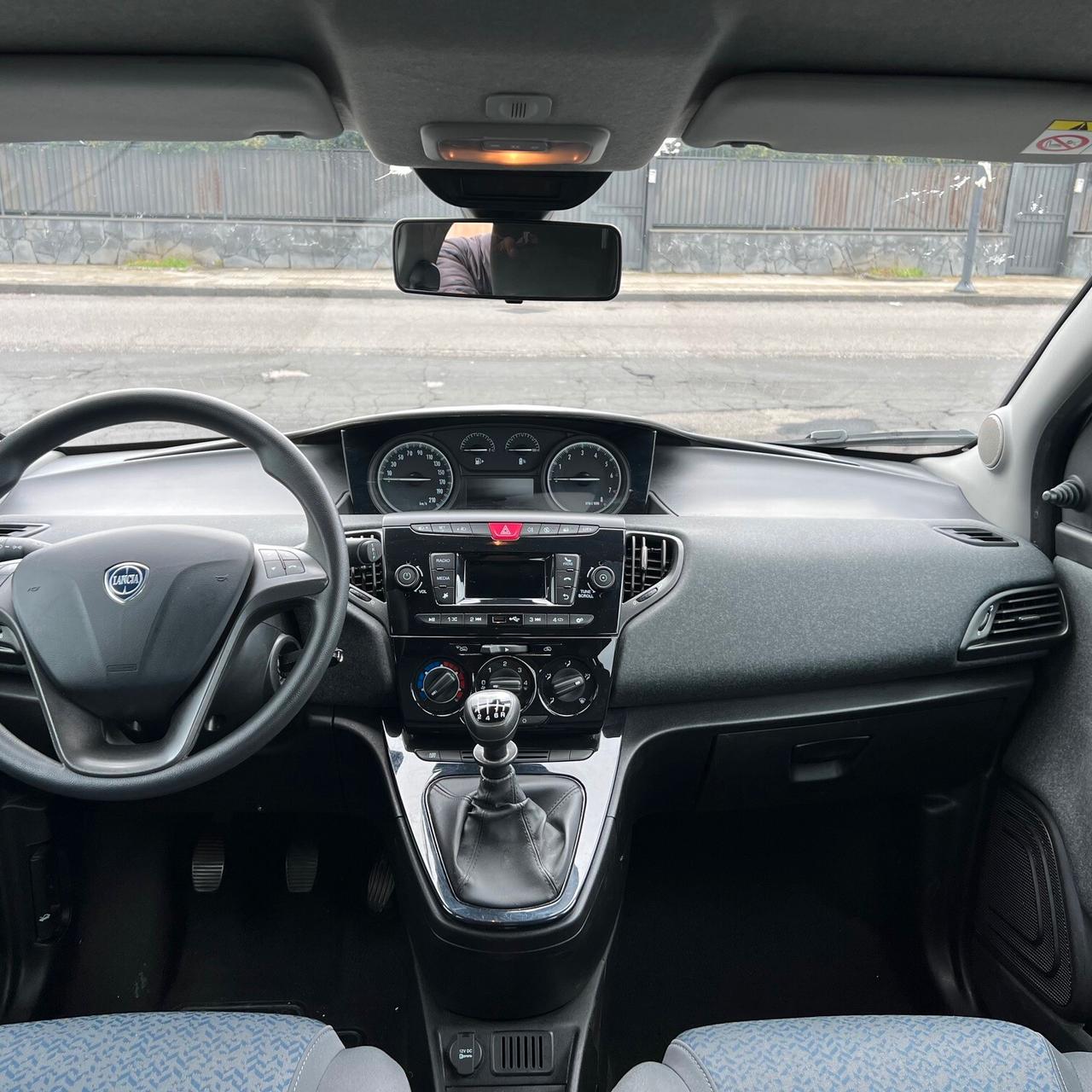 Lancia Ypsilon 1.0 FireFly 5 porte S&S Hybrid Alberta Ferretti