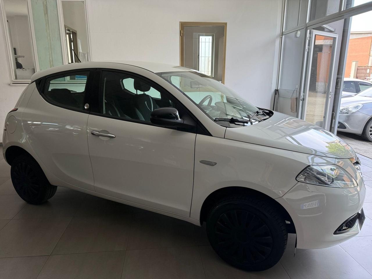 Lancia Ypsilon 0.9 85 CV 5 porte Metano Ecochic Gold