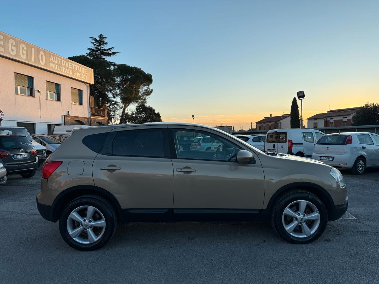 Nissan Qashqai 2.0 dCi DPF 4WD Tekna