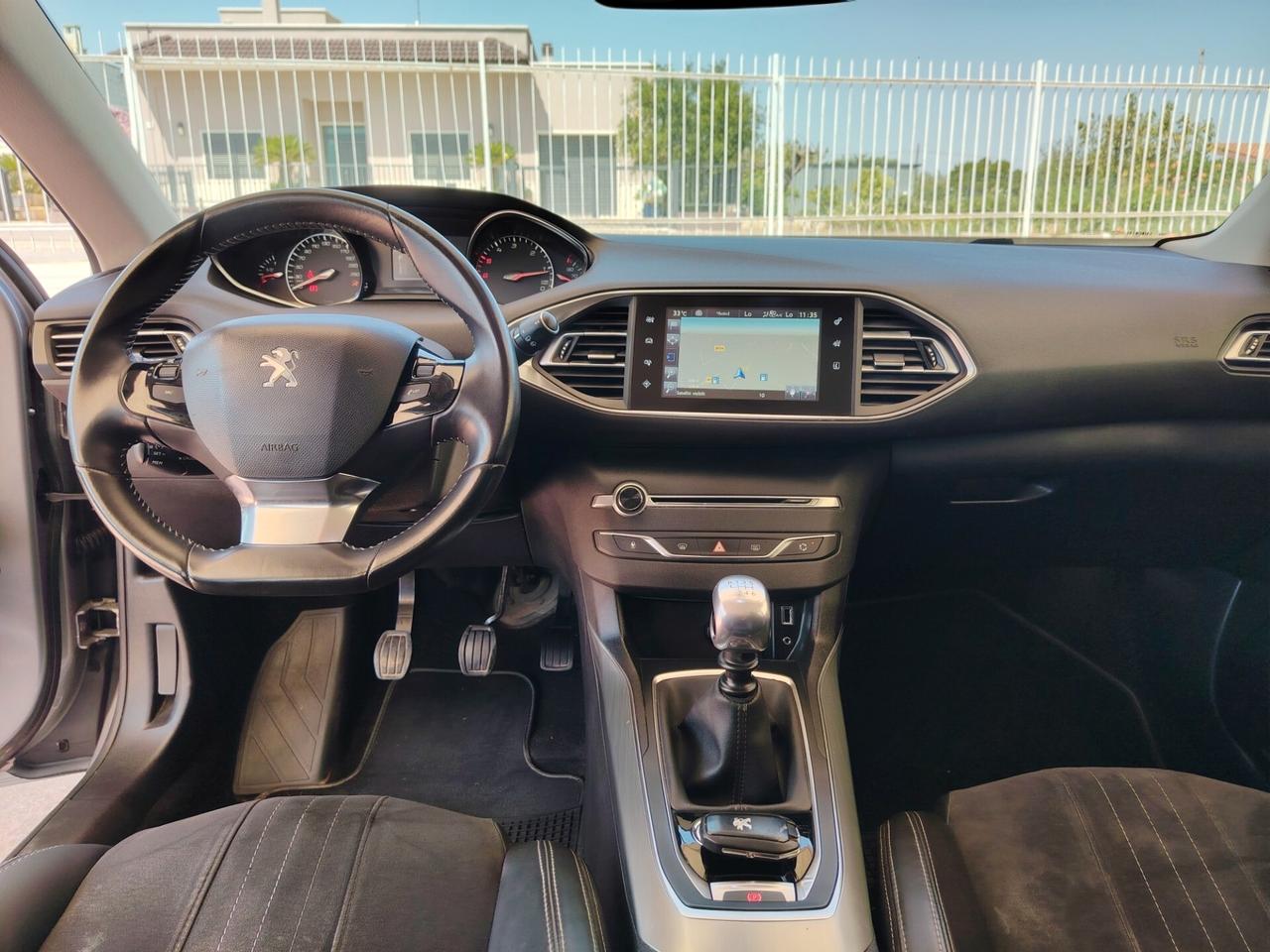 Peugeot 308 1.6 eHDi 115 SW Allure +tetto pan.