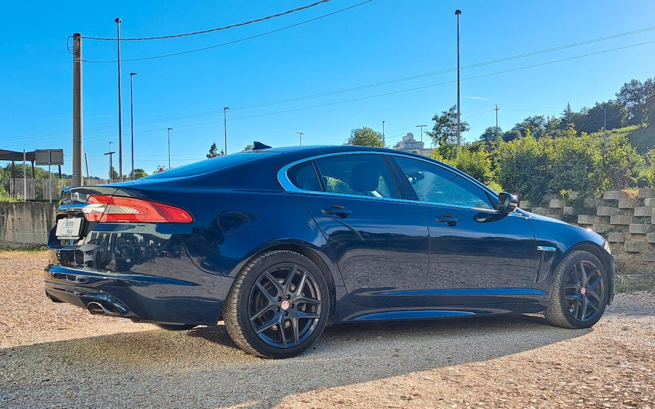 Jaguar XE 2.0 D Turbo aut. Pure Business Edition