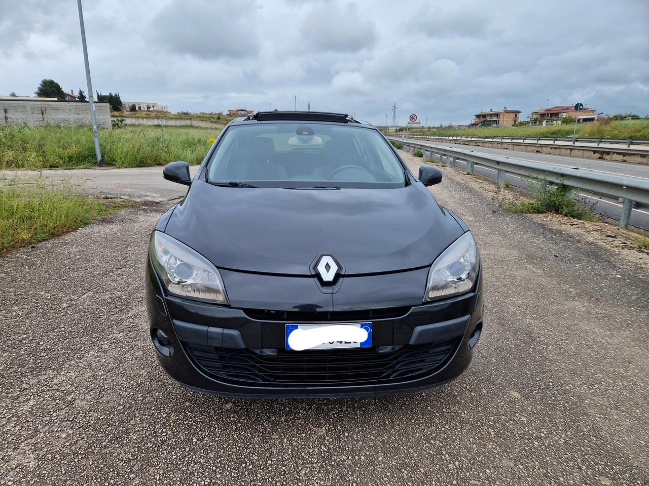 Renault Megane Mégane C-C 1.5 dCi 110CV EDC Luxe