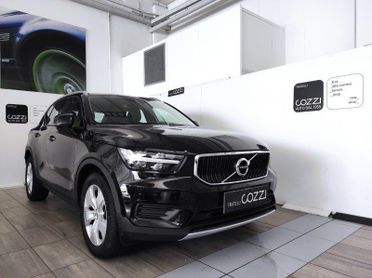 VOLVO XC40 (2017-->) - XC40 D3 Geartronic Momentum