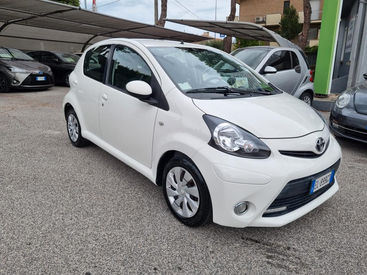 Toyota Aygo 1.0 12V VVT-i 5 porte Lounge Connect MMT