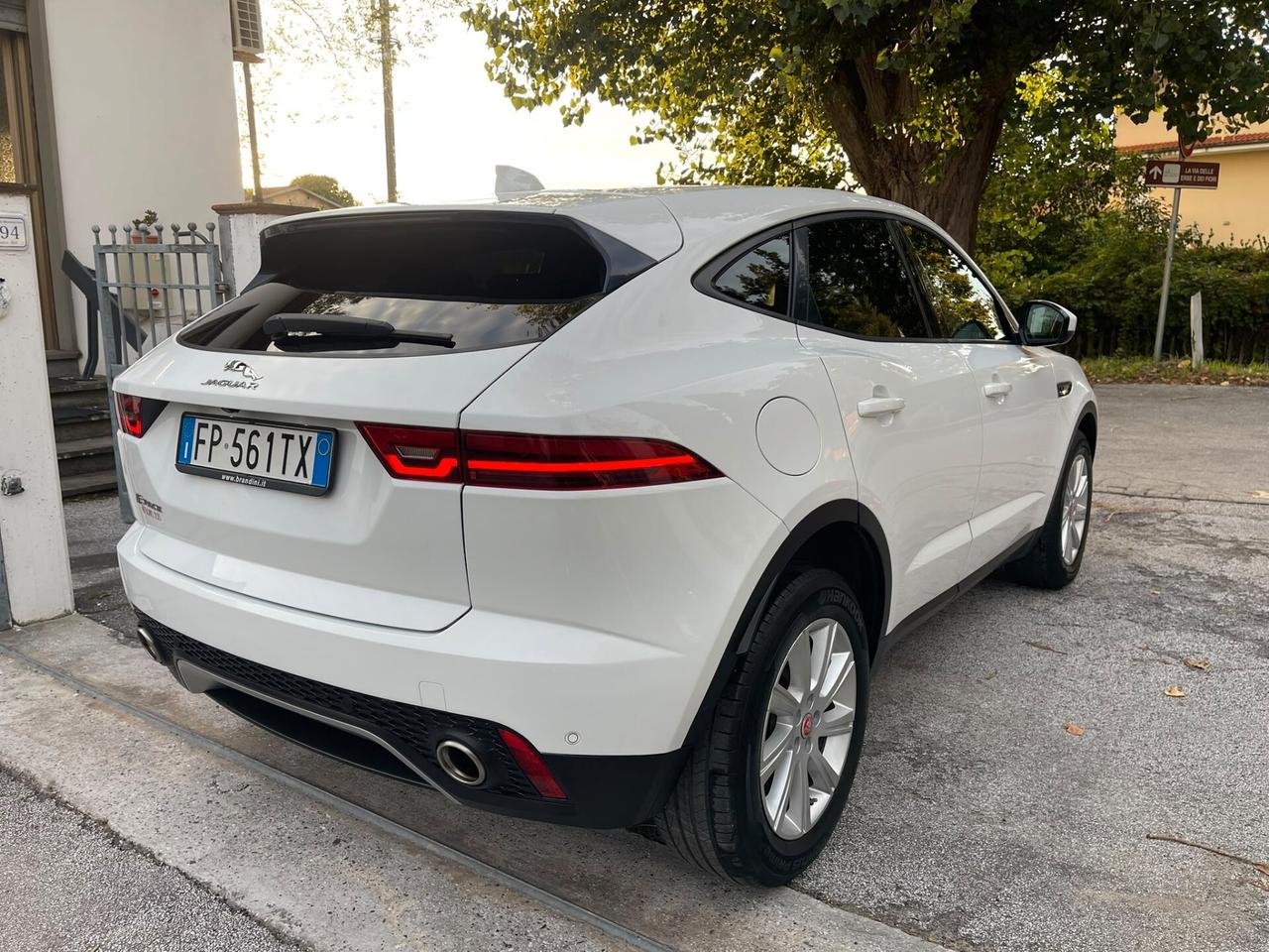 Jaguar E-Pace 2.0D 150 CV AWD aut. R-Dynamic HSE